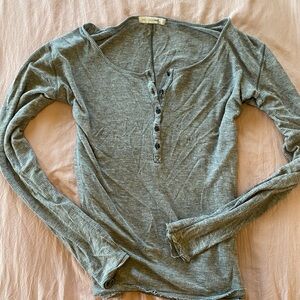 Abercrombie Gray Long Sleeve Henley Top black buttons